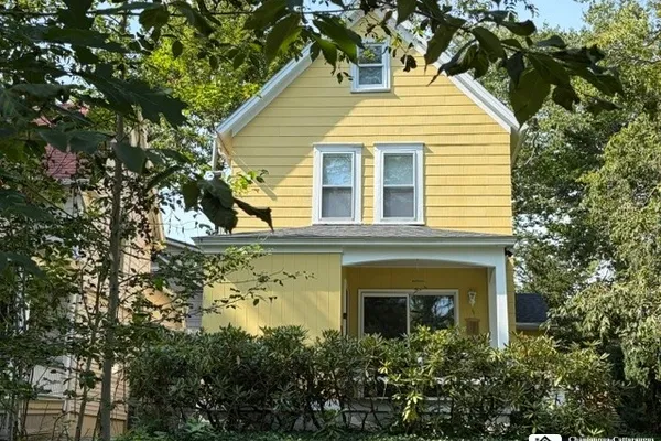 6 CRESCENT AVE
