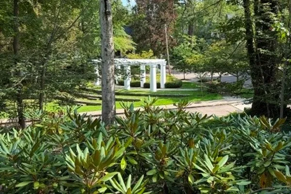 6 CRESCENT AVE