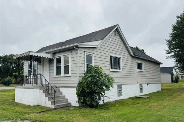 385 HALLAM AVE