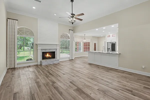 8911 DIAMANTE DR