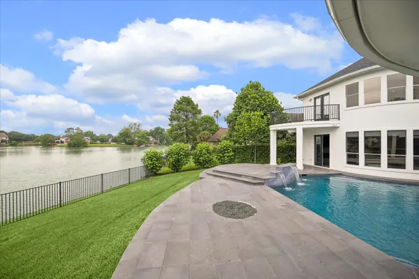 2734 PENINSULAS DR