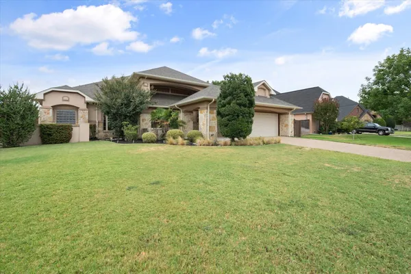 2509 THOROUGHBRED LN