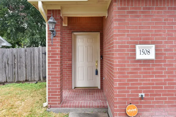 1508 CHESTNUT LN