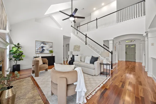 1245 LACEY OAK LOOP
