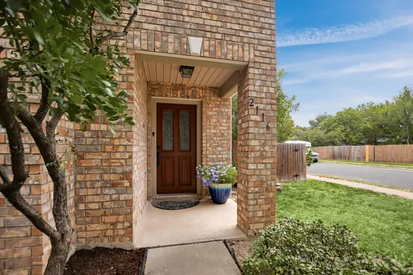 2116 MILAN DR