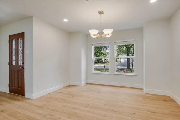 2116 MILAN DR