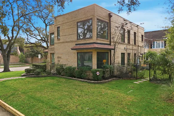 1801 LEXINGTON ST