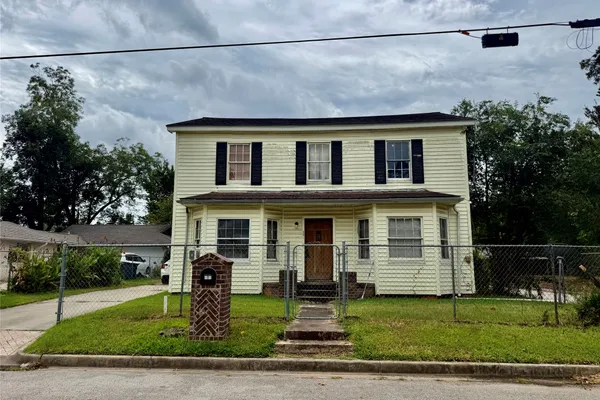 501 AVENUE I