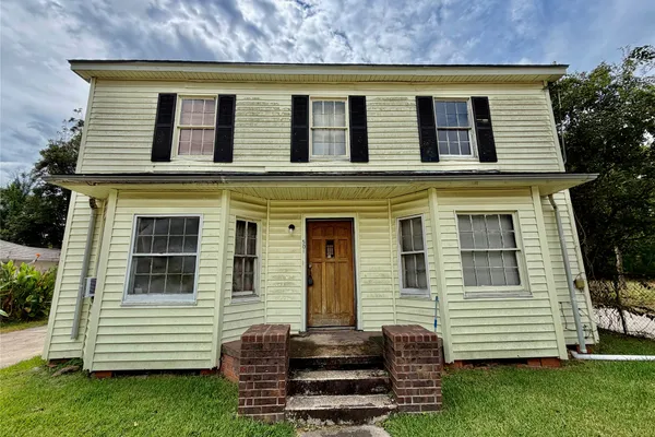 501 AVENUE I