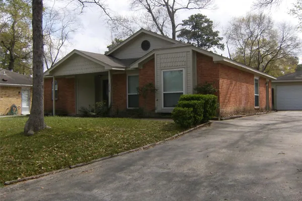 1714 REBECCA LN