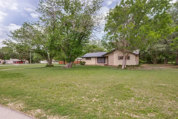 1533 E SPRINGCREST CIR
