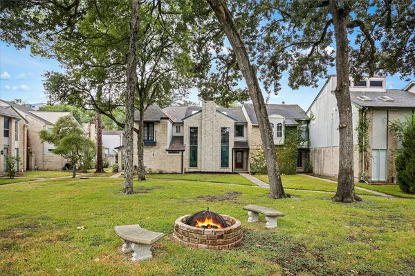 664 N ELDRIDGE PKWY