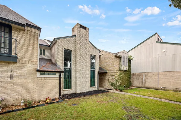 664 N ELDRIDGE PKWY
