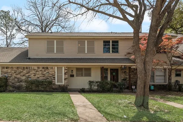 4816 REDWOOD DR