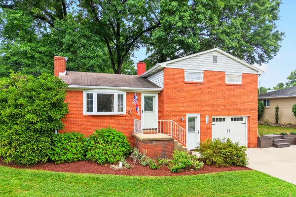 110 SUNRISE DR