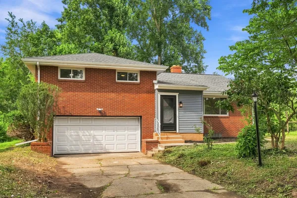 4 HARMAR DR