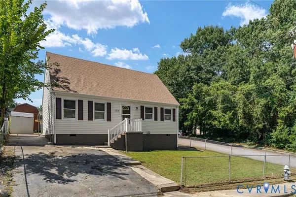 2219 DELLROSE DR