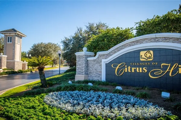 1118 N HUNT CLUB DR