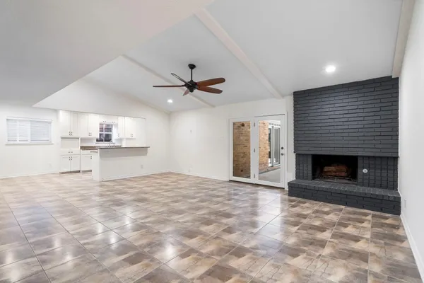 7162 CARROUSEL CIR