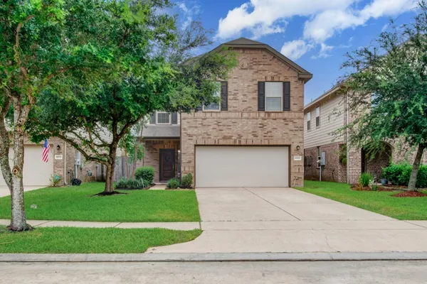 6882 DOGWOOD CLIFF LN