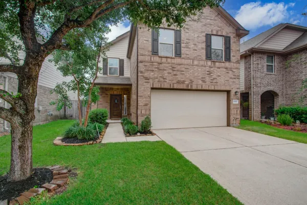 6882 DOGWOOD CLIFF LN