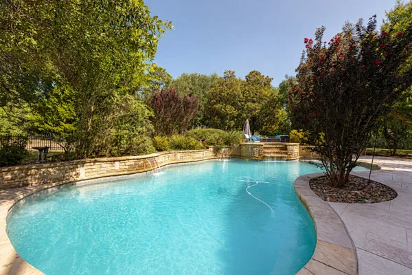 242 RIDGEMONT DR