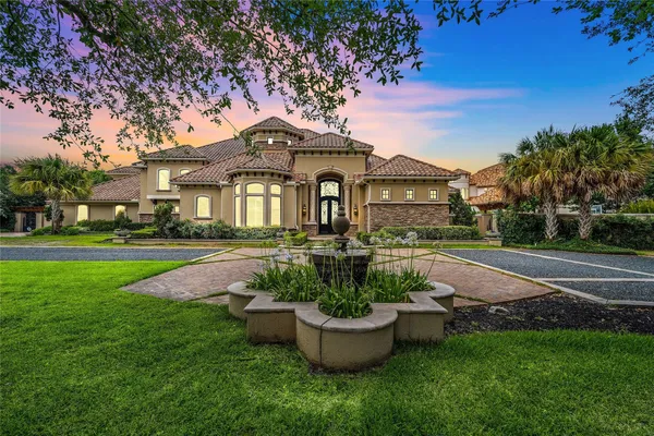 12 RETREAT BLVD