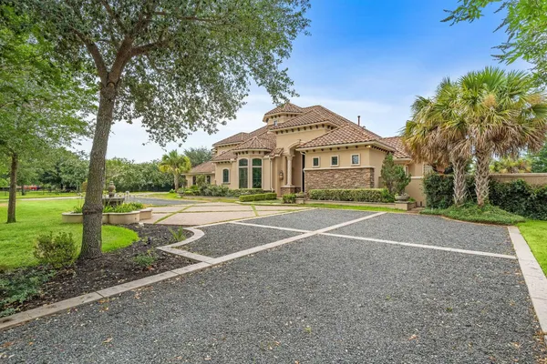 12 RETREAT BLVD