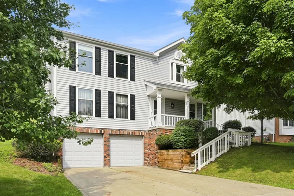 215 LEASIDE DR