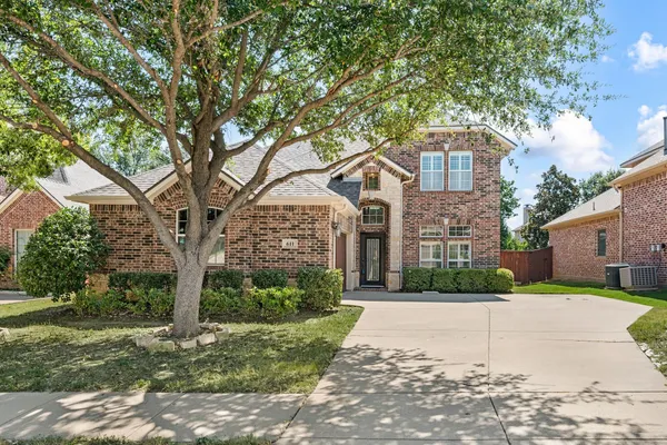 611 GOLIAD DR