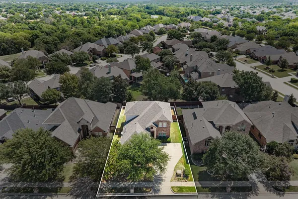 611 GOLIAD DR