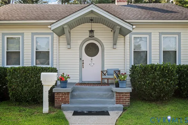 305 BRADSHER AVE