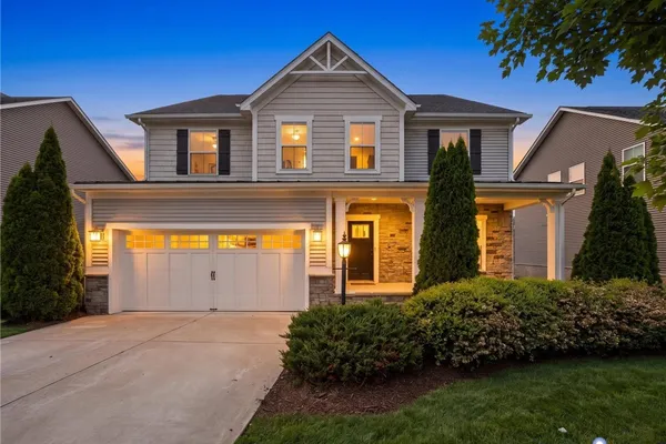 16866 WHITE DAISY LOOP