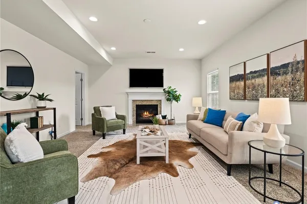16866 WHITE DAISY LOOP