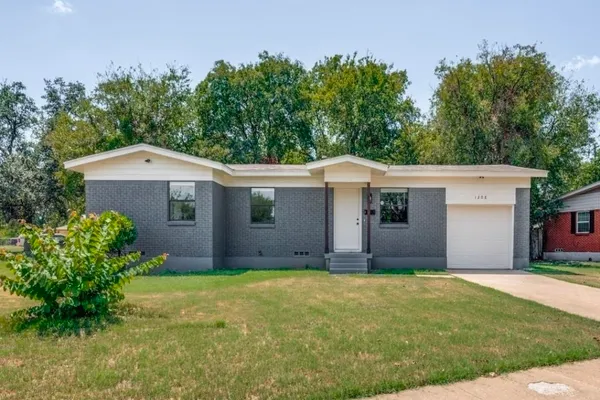 1208 SAVAGE DR