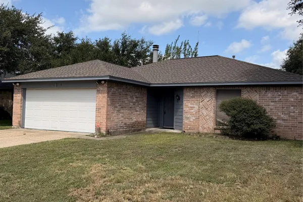 8010 WESTERN TRAIL DR