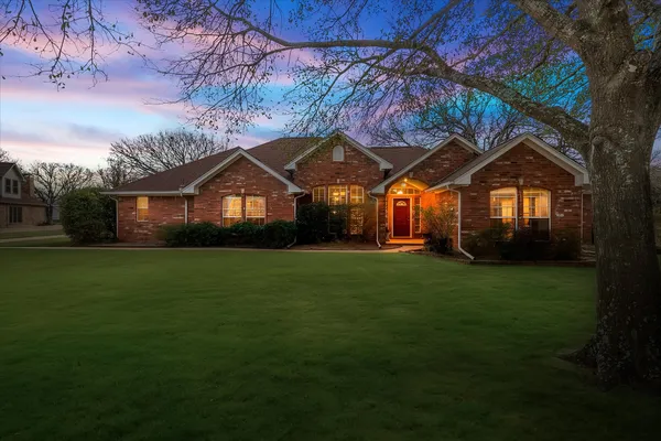 1025 OAK HOLLOW LN