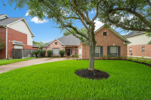 7319 EMERALD GLEN DR