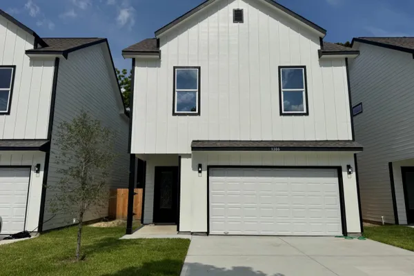 1308 DUFF LN