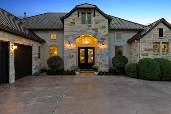321 BISSET CT