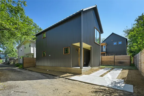 1606 CEDAR AVE B