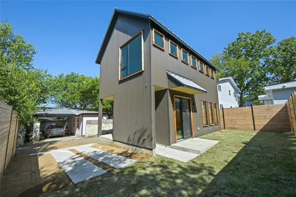 1606 CEDAR AVE B