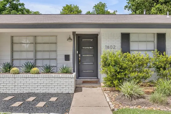 1602 ASHBERRY DR