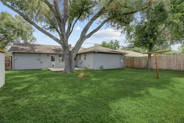 5843 SHURMARD DR