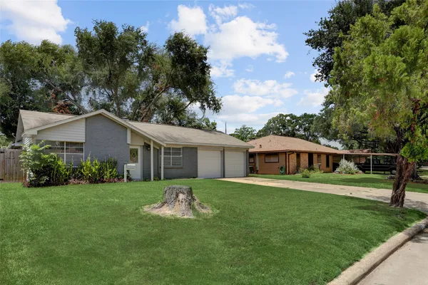 5843 SHURMARD DR