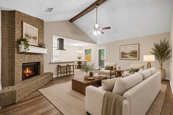 3810 CLOVER DR