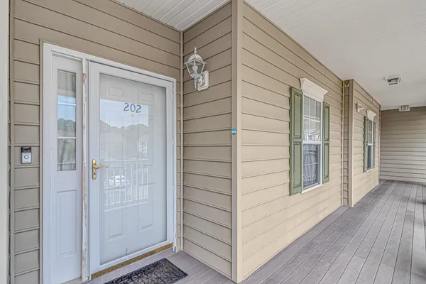 5888 LONGWOOD DR 2-202