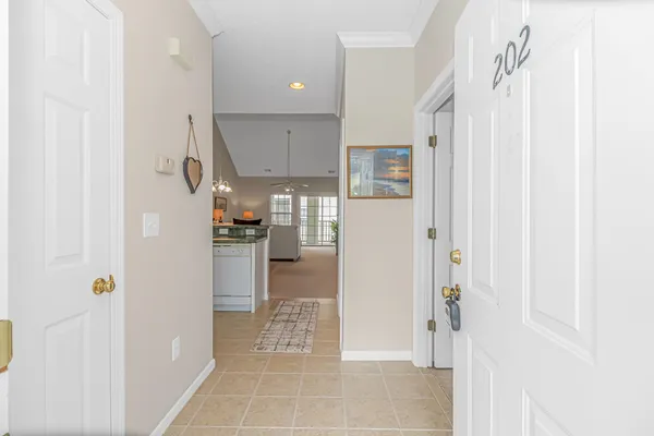 5888 LONGWOOD DR 2-202
