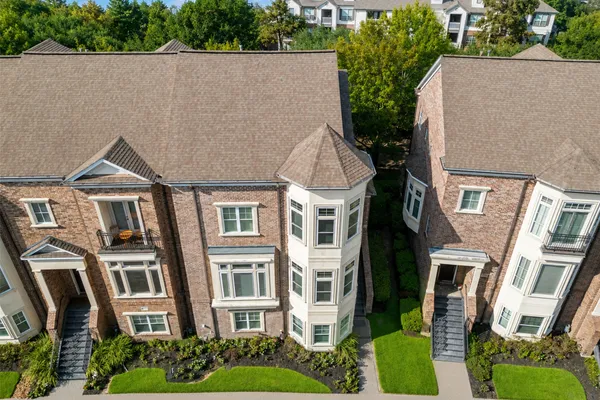 4611 REGENT MANOR DR