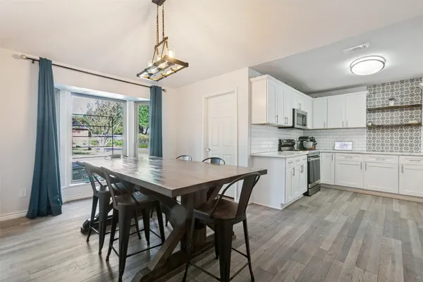 114 STARLITE DR